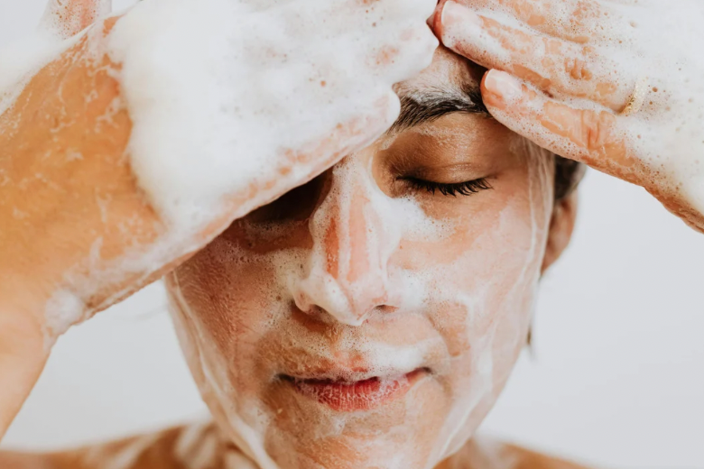 The Best Cleansers for Oily Skin: Say Goodbye to Shine and Breakouts